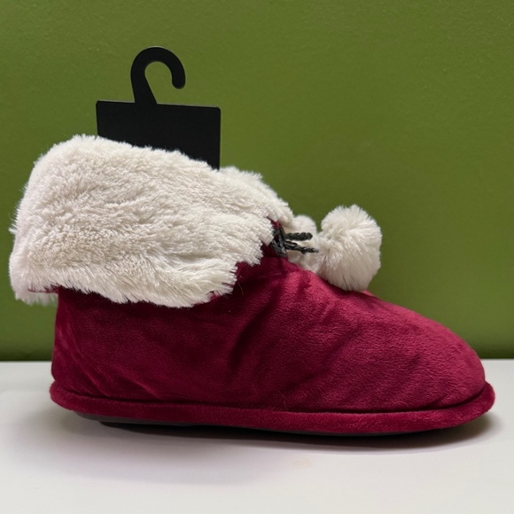 Cozy Faux Fur Slipper Booties - Picture 2 of 5